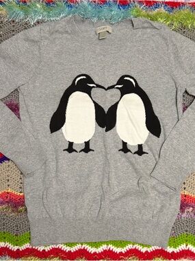 LOFT Women’s Gray Penguin Graphic Sweater sz med euc